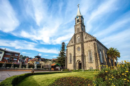 Pacote Gramado 2021 - Passagem Aérea + Hospedagem com Café da Manhã