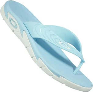 Chinelo Unissex Adulto Oakley Crowd, Tamanhos 38 ao 42 (Azul-claro)