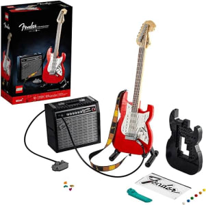 21329 LEGO® Ideas Fender® Stratocaster™; Kit de Construção de Guitarra (1079 peças)