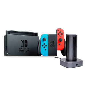 Console Nintendo Switch 32GB + Carregador e Suporte Para Controle Husky Gaming Storm 4 Portas