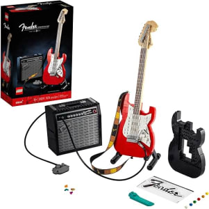 21329 LEGO® Ideas Fender® Stratocaster™; Kit de Construção de Guitarra (1079 peças)