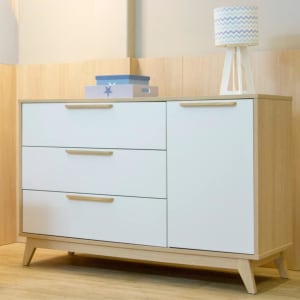 Cômoda Infantil MDF Em Alta Densidade C/ 3 Gavetas e 1 Porta Petit (Branco Fosco/Carvalho Malva)