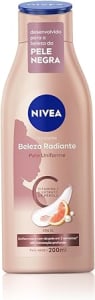 NIVEA Hidratante Corporal Beleza Radiante Pele Uniforme 200ml - Para a beleza da pele negra, uniformiza o tom da pele em 2 semanas e repara as áreas ressecadas, com vitamina C