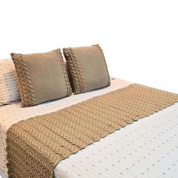 Kit Peseira Manta Tricot Cama Queen Aconchego + 2 Capas 45cm