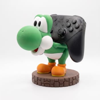 Suporte Universal para Controle de Videogame Yoshi - Temático - Impressão 3D Premium - Organizador de Setup Gamer (Xbox, PS5, Switch)